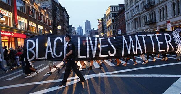Protests over shootings block roads in US cities, arrests made