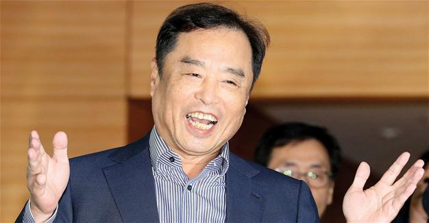 Scandal-rocked South Korean president replaces PM