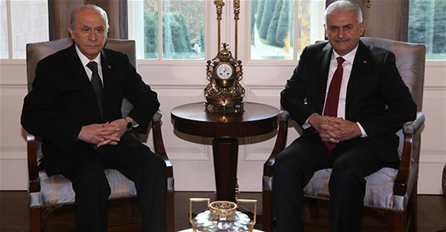 AKP begins constitution change talks with MHP, re-invites CHP