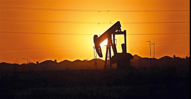 IEA expects global oil glut in 2017 if OPEC makes no cuts