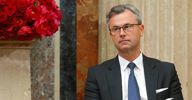 Right-wing candidate Hofer leads Austrian presidential race poll