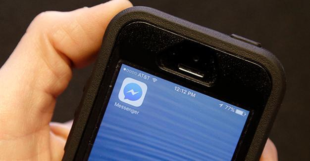 English bar blocks cell phones, tries to get patrons talking