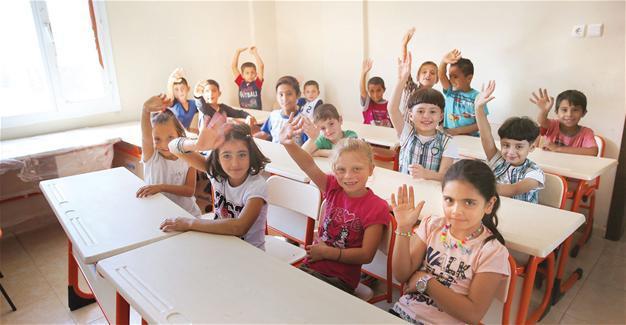 Turkey to hire 4,200 Turkish teachers for Syrian students