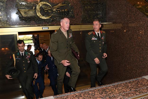 Turkish, US military chiefs discuss Raqqa, Mosul operations