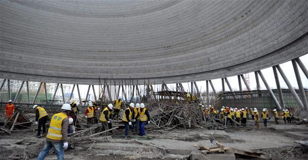 At least 40 killed in east China scaffolding collapse
