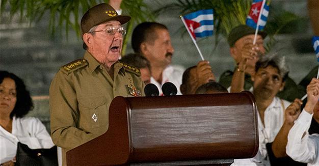 Raul Castro vows to defend Fidel’s revolution