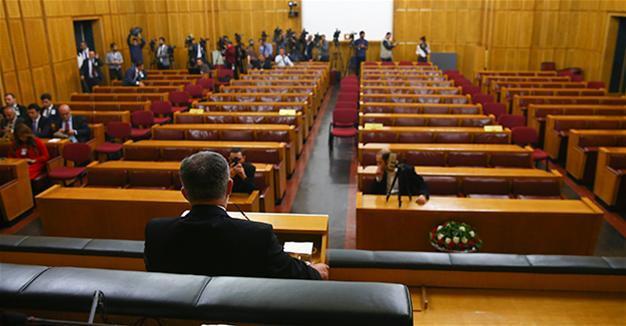 HDP holds parliamentary meeting with spokesperson after ban on guests