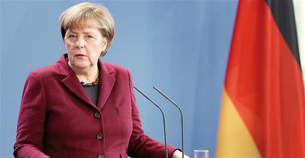 Merkel warns of ramped up Russia cyber attacks ahead of vote