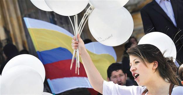 Colombian Congress ratifies peace deal; critics boycott vote
