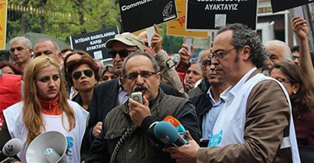 Turkish journalist, academic Doğan Tılıç receives press freedom award in Spain
