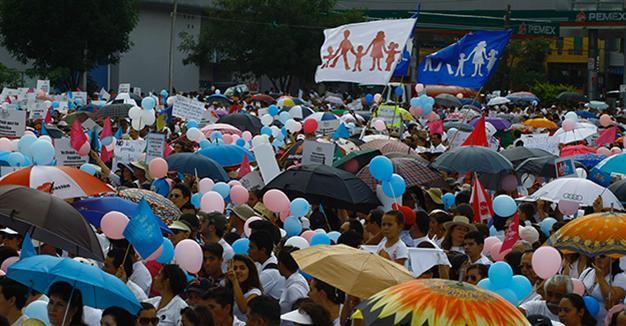 Thousands protest in Mexico against gay marriage legalization