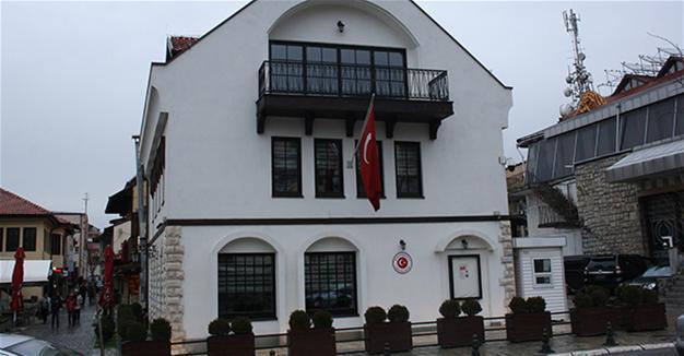 Turkish consulate in Kosovo attacked with Molotovs