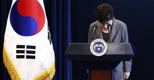 S Korea president says she is willing to leave office early