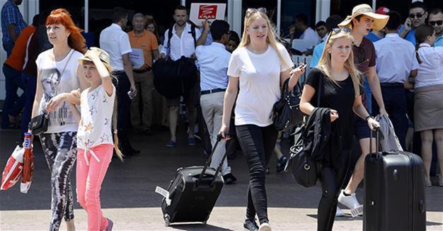 Foreign tourist arrivals to Turkey drop 26 percent in October, though Russians returning