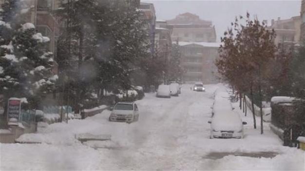 Locals find dead body while playing with snow in Ankara