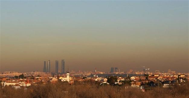 In Spain first, Madrid bans half of cars to fight smog
