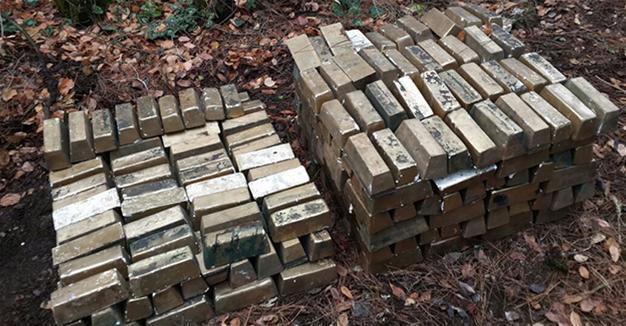 Over 350 bars of fake ‘gold’ found, four treasure hunters detained in Turkey’s Antalya