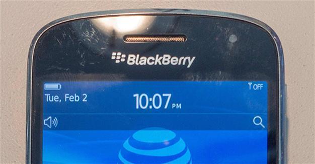 BlackBerry to outsource handsets, will halt production