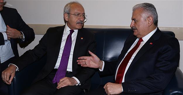 Yıldırım, Kılıçdaroğlu hold brief impromptu meeting amid constitution debates