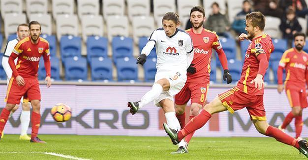 Leader Başakşehir in big title race test against Fenerbahçe