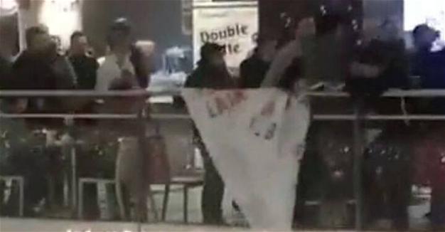 Three attacked in Turkish mall after opening pro-secularism banner