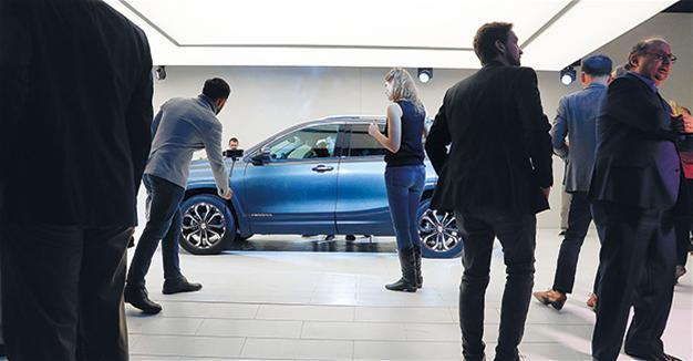 Detroit braces for Trump tweets as auto show opens