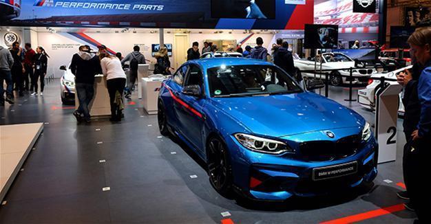 Trump threatens German carmakers with 35 pct US import tariff