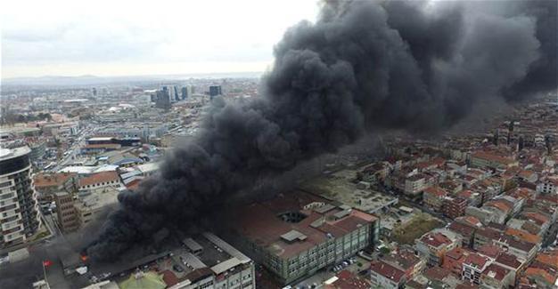 Huge fire breaks out at plastic factory in Istanbul