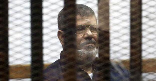 Egypt court quashes Morsi life sentence
