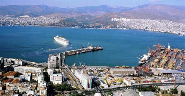 İzmir Port stakes transferred to Turkey’s wealth fund