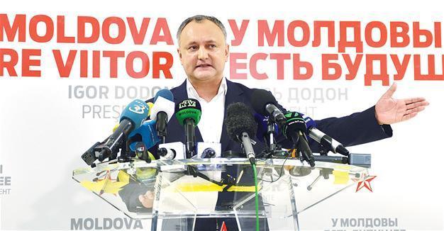 Pro-Russian candidates elected as presidents in Bulgaria, Moldova