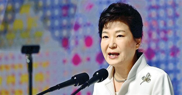Two former aides to S Korea’s Park quizzed over scandal