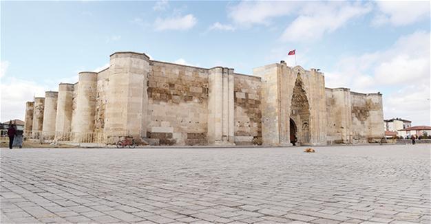 Largest caravanserai in Anatolia to be restored
