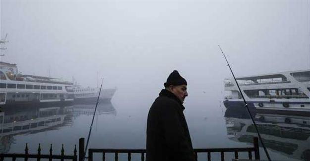 Heavy fog paralyzes life in Istanbul