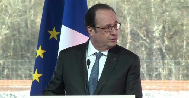 French officer accidentally fires during Hollande’s speech