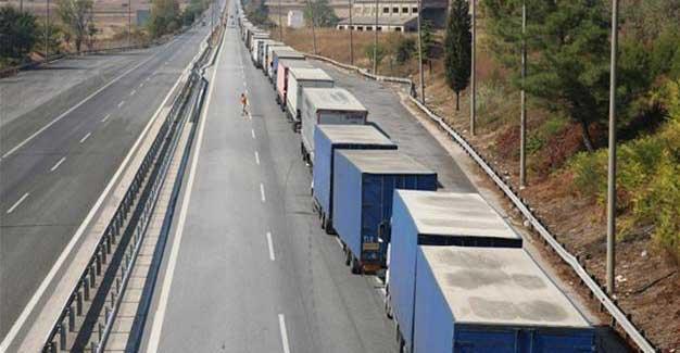 Turkish economy loses 75 mln liras over foreign trucks’ unpaid fines, international transport head says