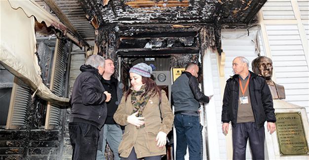 Arson attack staged on theater academy in Istanbul