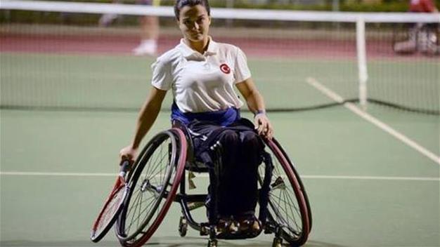 Turkish Paralympic athlete decries notary’s extra ‘stair fee’