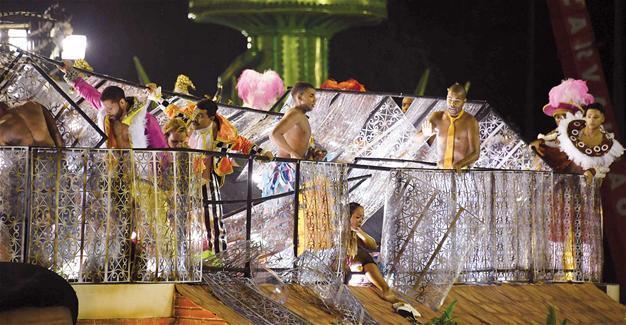 Nine injured after Rio carnival float collapses
