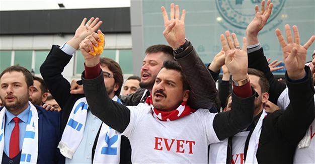 AKP youth wing protests Netherlands by squeezing oranges in Turkey’s Kocaeli