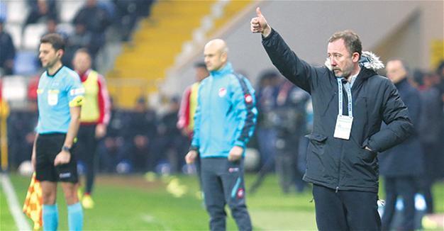 Sergen Yalçın surprises again as Beşiktaş loses advantage