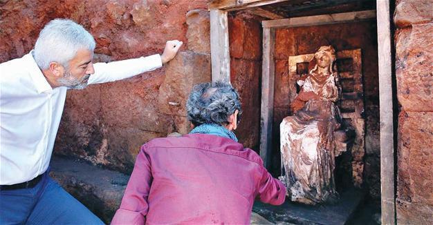 Goddess statue, 2,100-year-old castle threatened by dynamite in Turkeys north