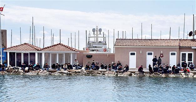 Human traffickers, 83 migrants caught on luxury yacht