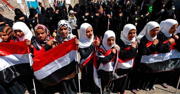 Trump meets top Saudi prince as Yemen war rages