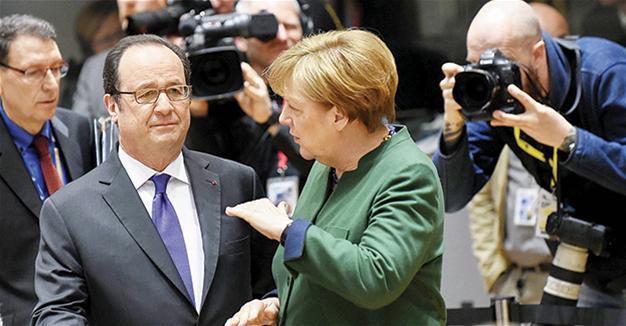 Hollande, Merkel to Turkey: Respect our law in referendum campaign events