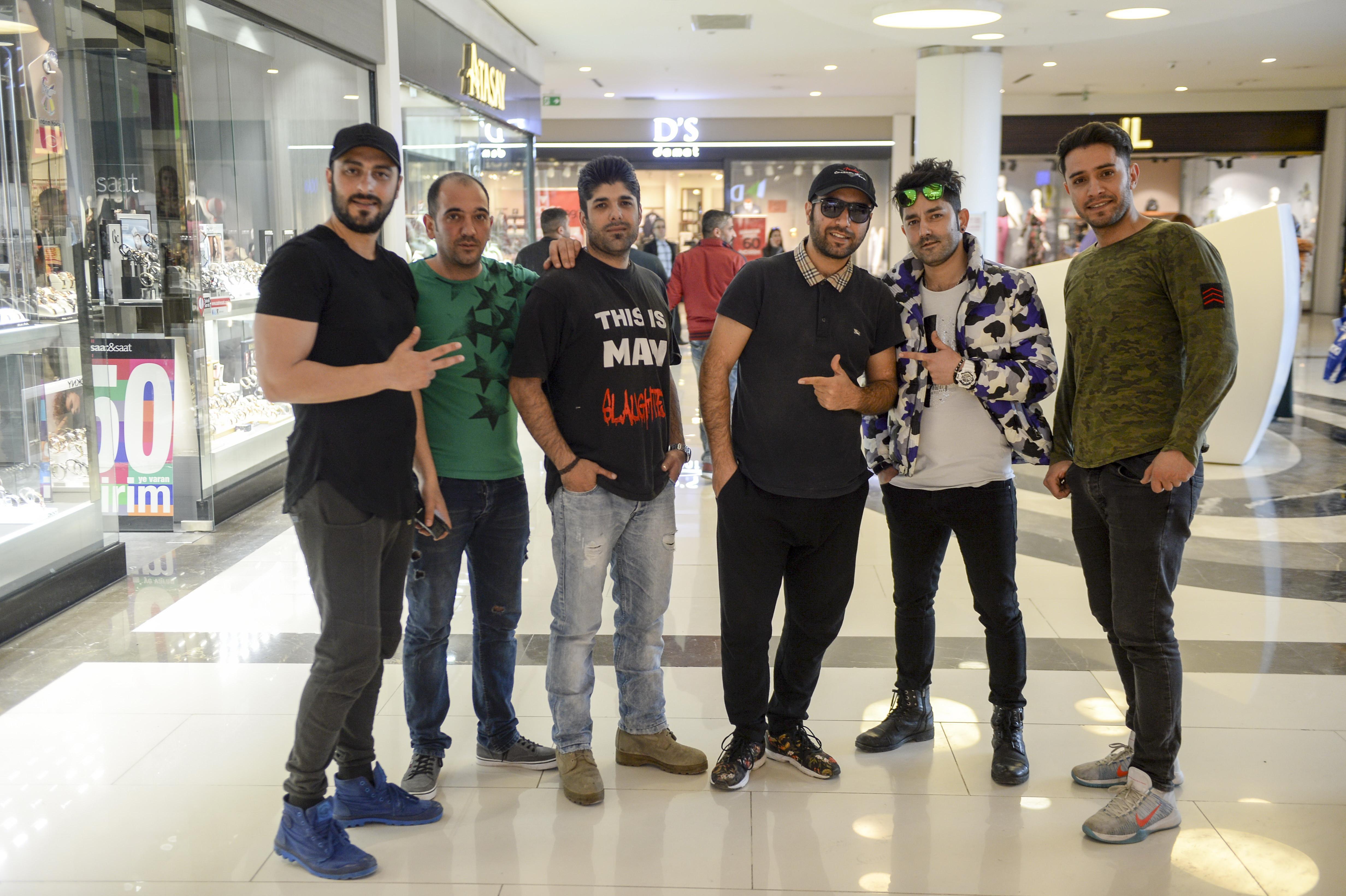 Iranians flock to Turkey’s Van for shopping, nightlife