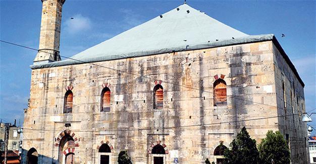 Turkey laments fire in historic Ottoman mosque in Greece