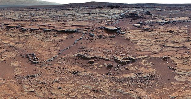 Trump signs bill authorizing NASA funding, Mars exploration