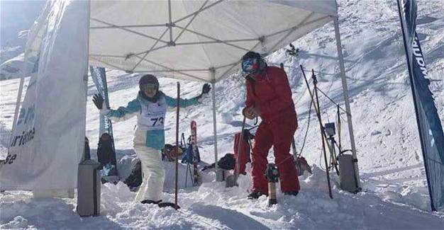 Journalists race in World Ski Championship in France