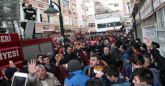 Groups attack, set fire to HDP buildings after deadly bombing in Kayseri